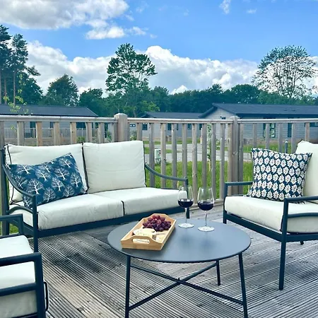 Hollicarrs - Oak Tree אכסניה