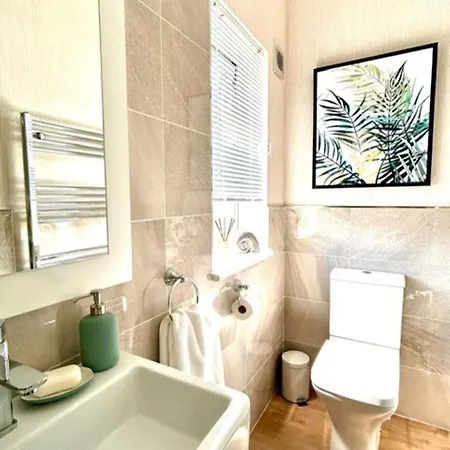 אכסניה Hollicarrs - Oak Tree