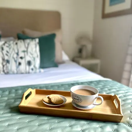 אכסניה Hollicarrs - Oak Tree *