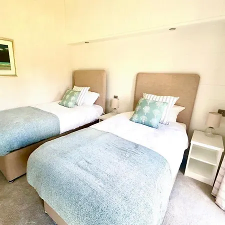 Hollicarrs - Oak Tree Riccall